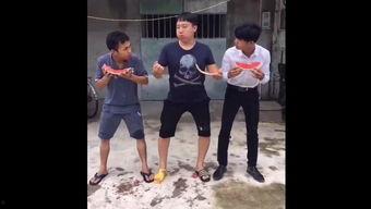 吃瓜比赛拍视频,吃瓜比赛视频大放送，笑料百出，精彩纷呈！